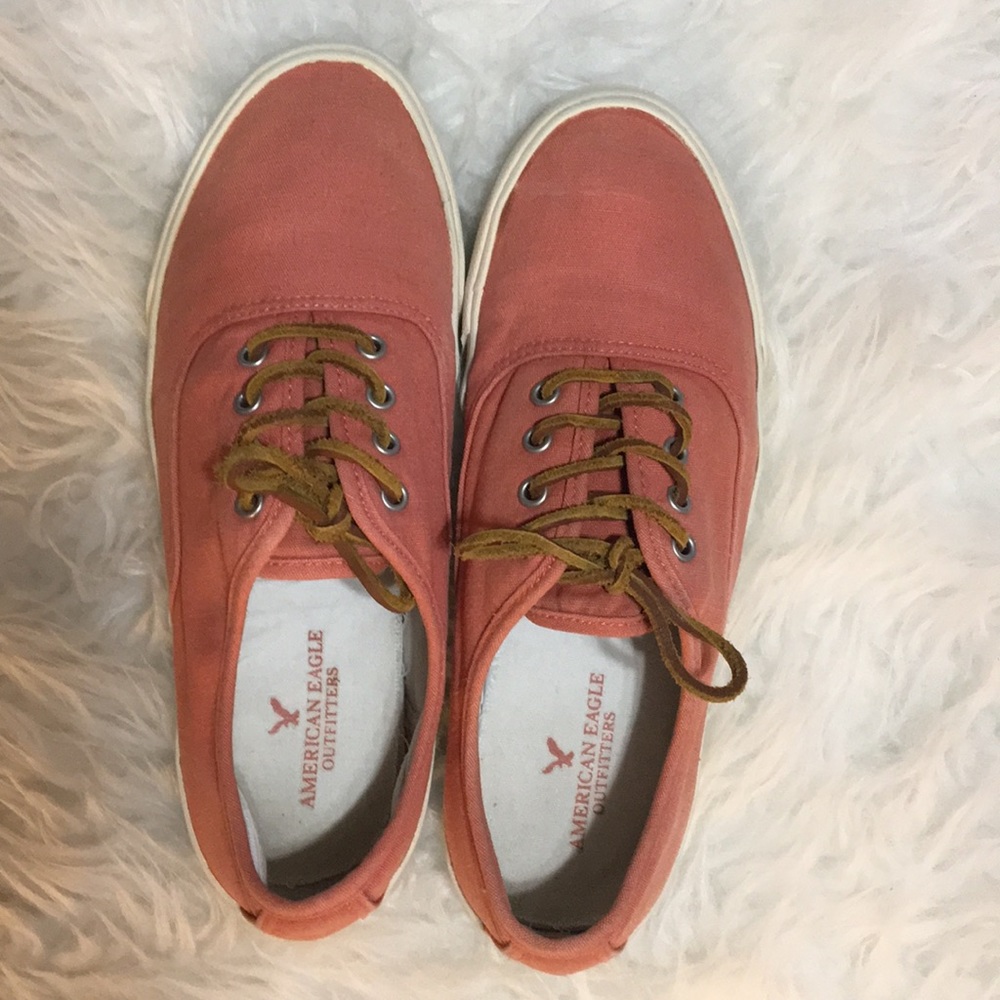 American Eagle peach toned sneakers